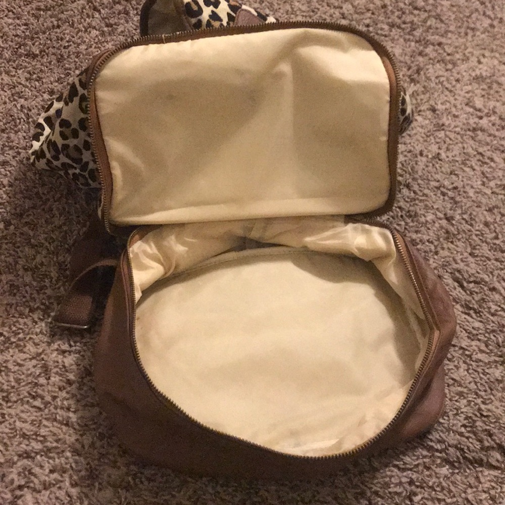 Mossimo leopard backpack - Picture 2 of 5